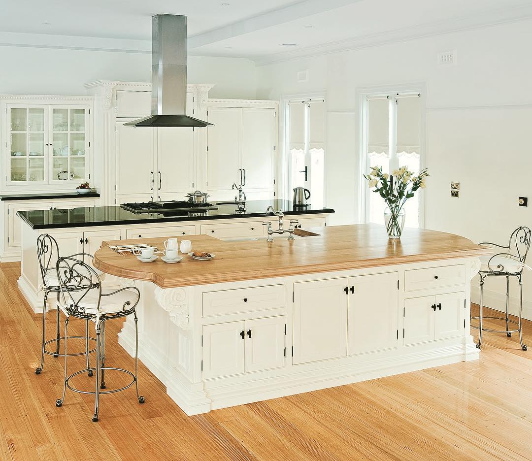 One of our first projects and still one of our favourites. Provincial style kitchen with face frame cabinets, exposed hinges and a unique twin island set up with individual bench top materials. The luxury of space!